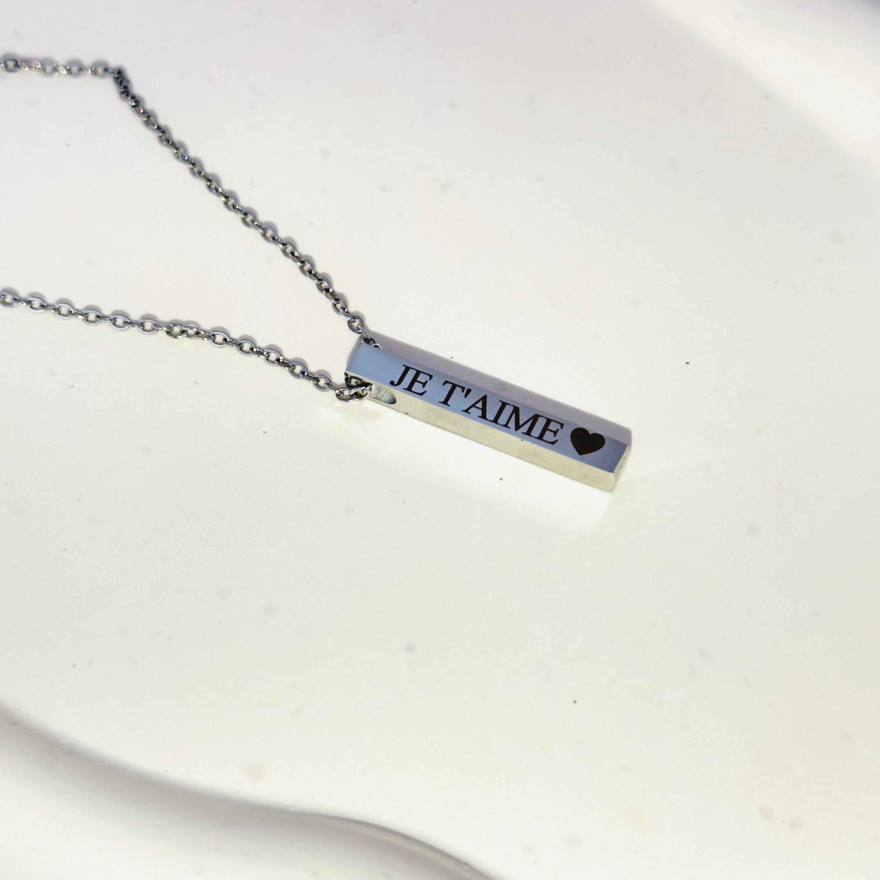 Collier personnalisé avec deux gravures