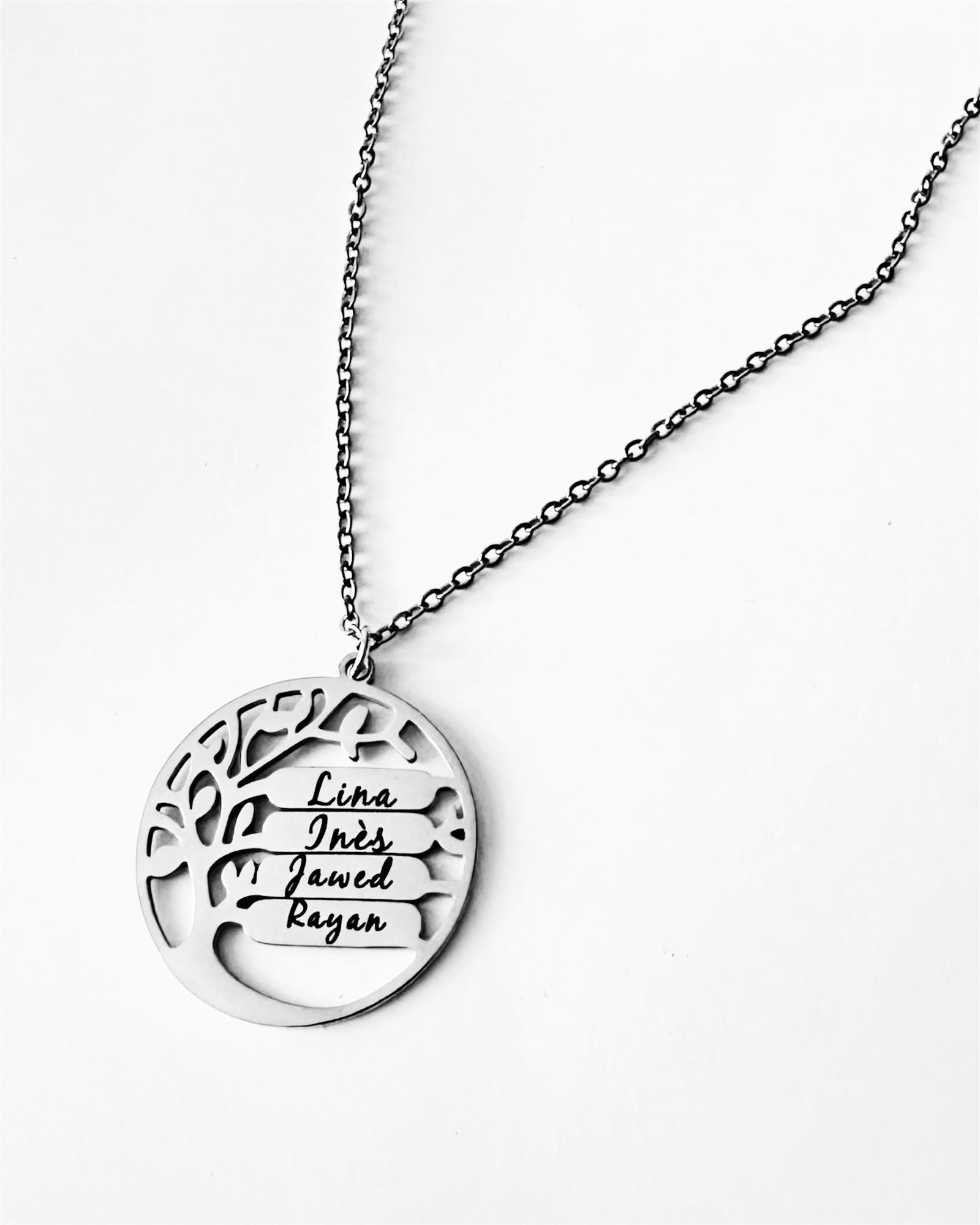 Collier arbre de vie personnalisé avec prénoms gravés en acier inoxydable argenté , bijou femme cadeau famille
