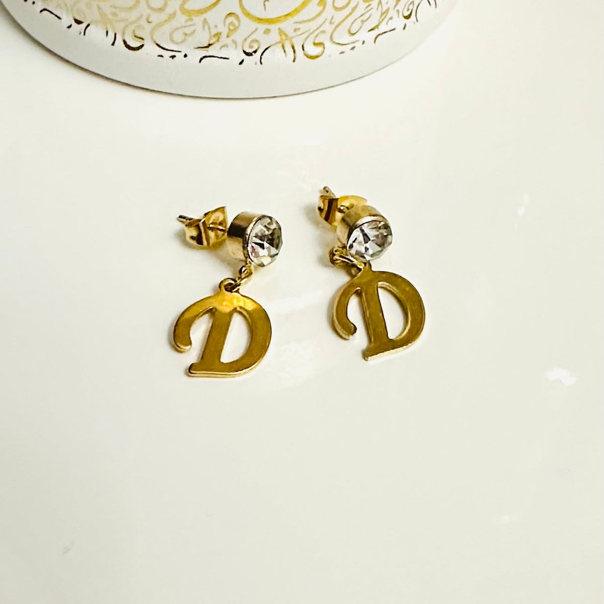 Boucles d’oreilles personnalisées avec initiales doré en acier inoxydable Jewelka